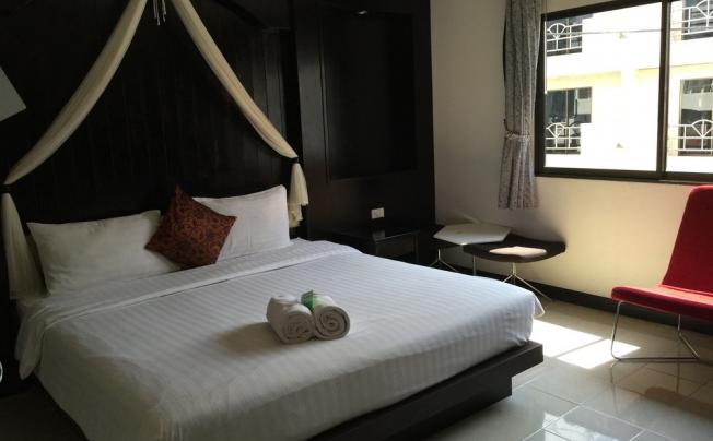 Фото отеля THE BIRD CAGE PATONG GUESTHOUSE