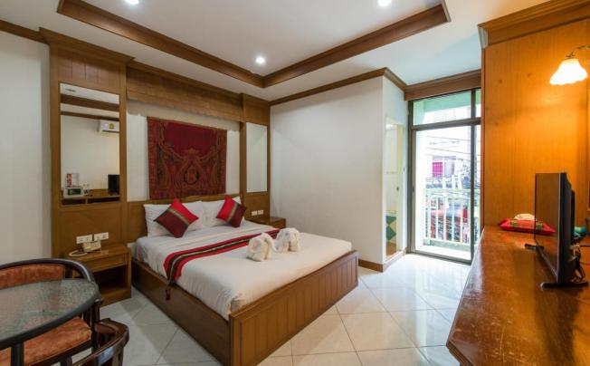 Фото отеля Magnific Guesthouse Patong