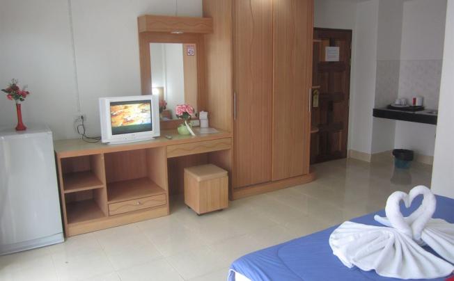 Фото отеля BELLA TROPICANA HOTEL & GUESTHOUSE