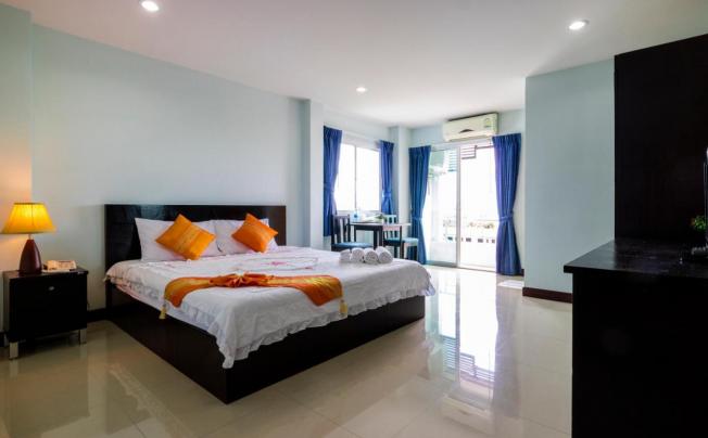 Фото отеля Raya Rawai Place