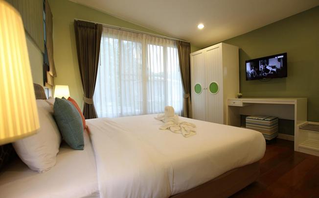 Фото отеля Bangsaen Heritage hotel