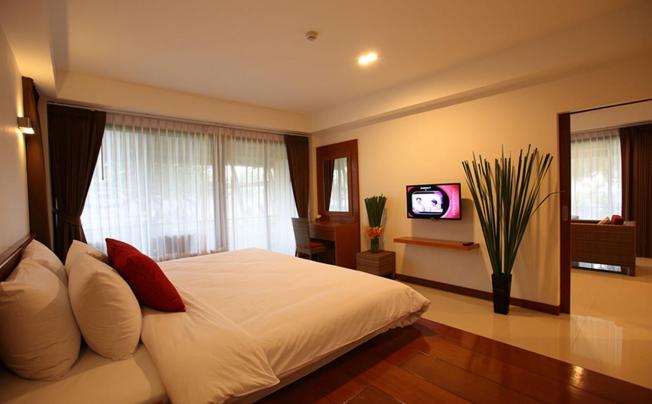 Фото отеля Bangsaen Heritage hotel