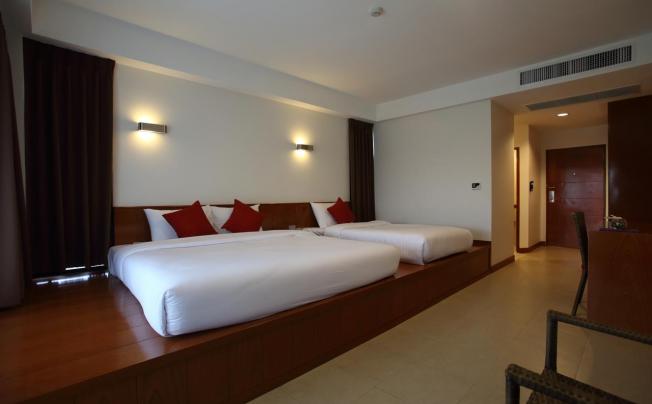 Фото отеля Bangsaen Heritage hotel