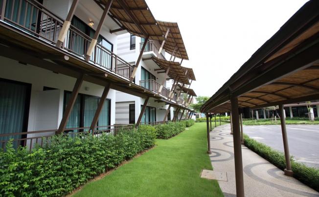 Фото отеля Bangsaen Heritage hotel