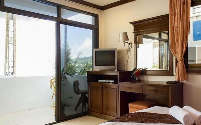 Фото отеля Baan Natacha Beachfront Guesthouse
