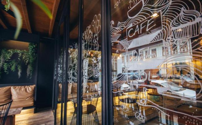 Фото отеля Sunny Hostel Phuket