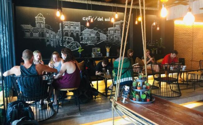 Фото отеля Sunny Hostel Phuket