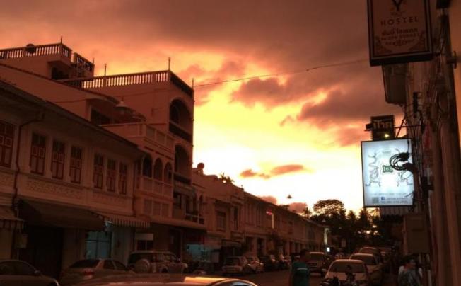 Фото отеля Sunny Hostel Phuket