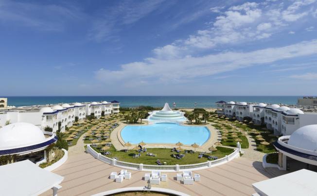Фото отеля Golden Tulip Taj Sultan Resort