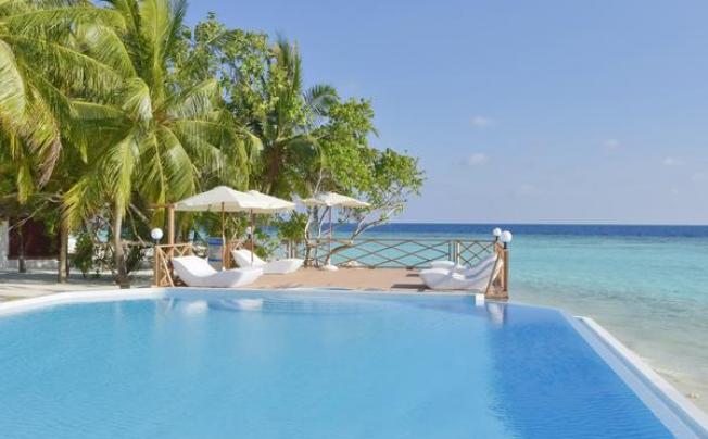 Фото отеля Thulhagiri Island Resort & Spa