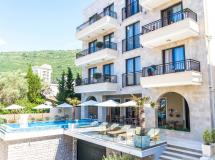 Amfora Petrovac Hotel 4*