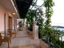 Sara Lux Apartments 4*