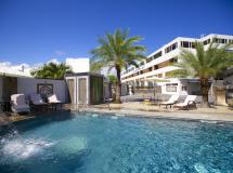 Burnas Beach & Apartments 3*
